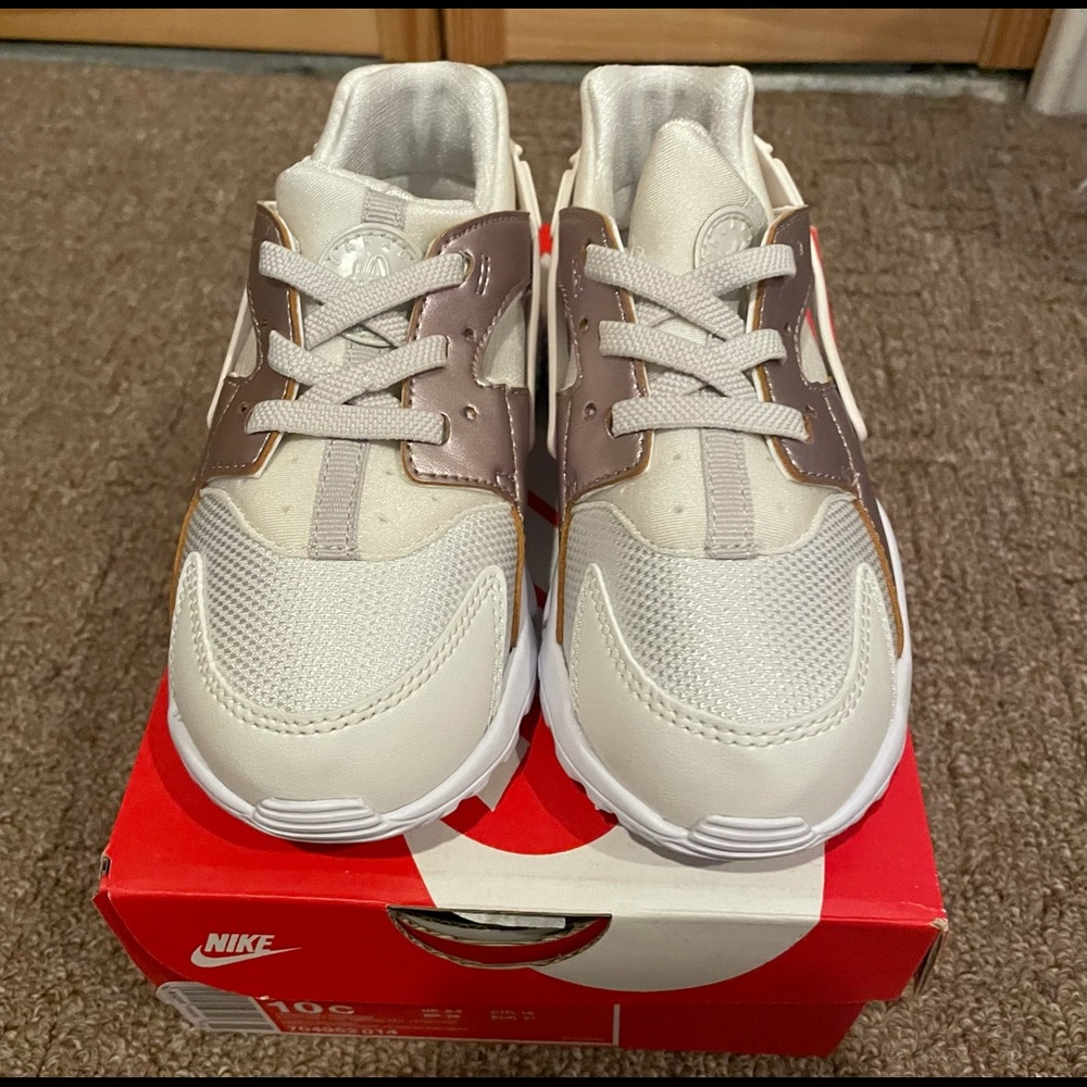 Nike Baby Girl's Huarache Run Toddlers Size 10